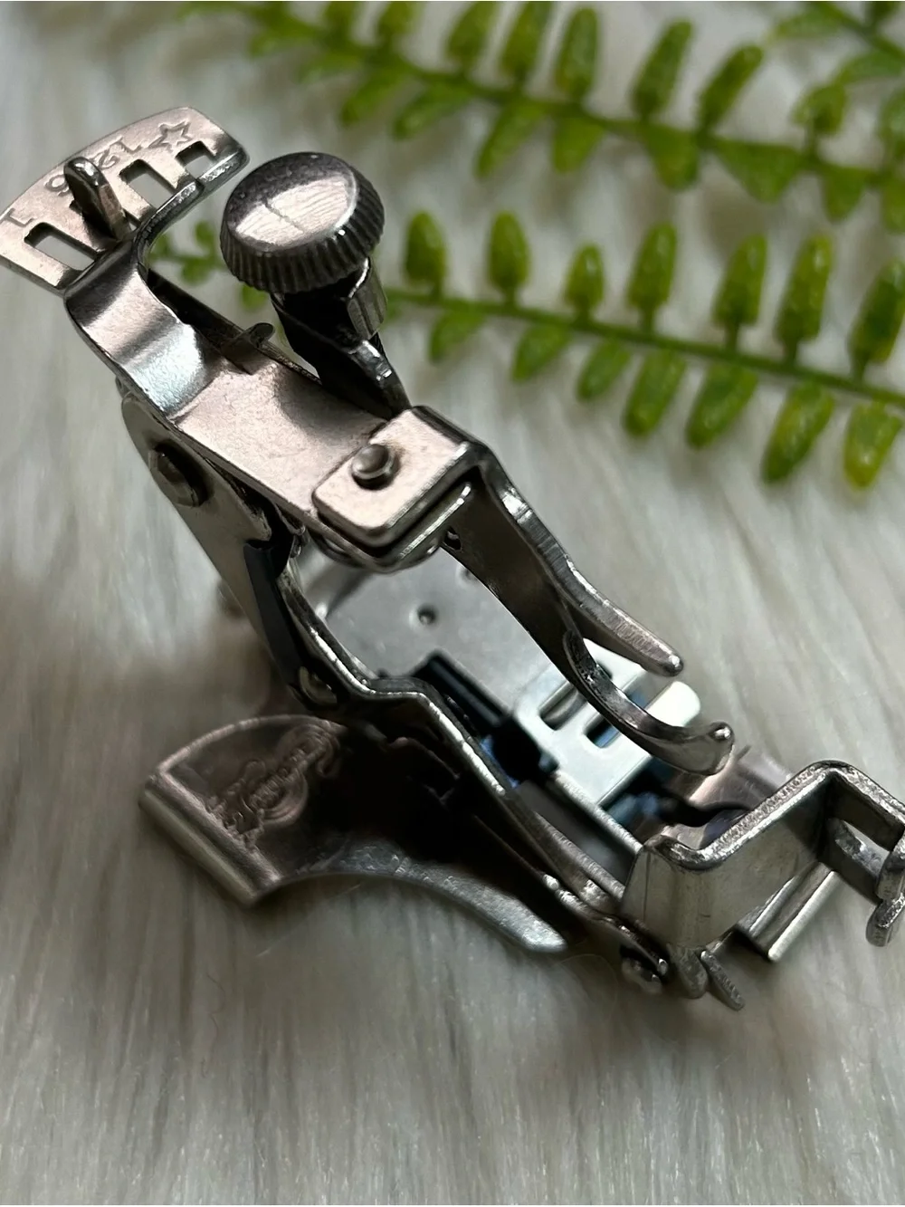 Vintage Singer ruffler foot 1261